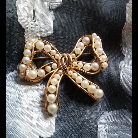 CROWN TRIFARI Pearl Bow Brooch Pin - Picture 6 of 14